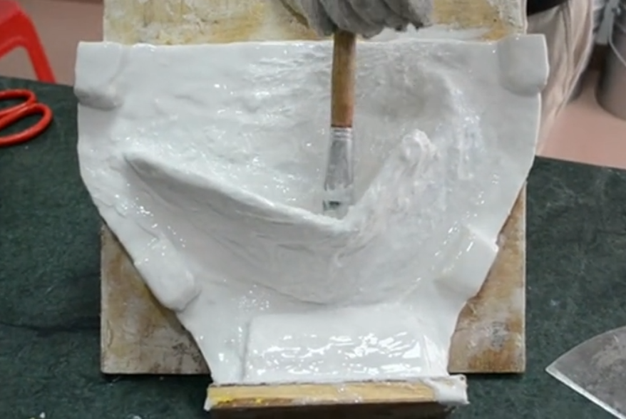模具硅膠操作方法有幾種？